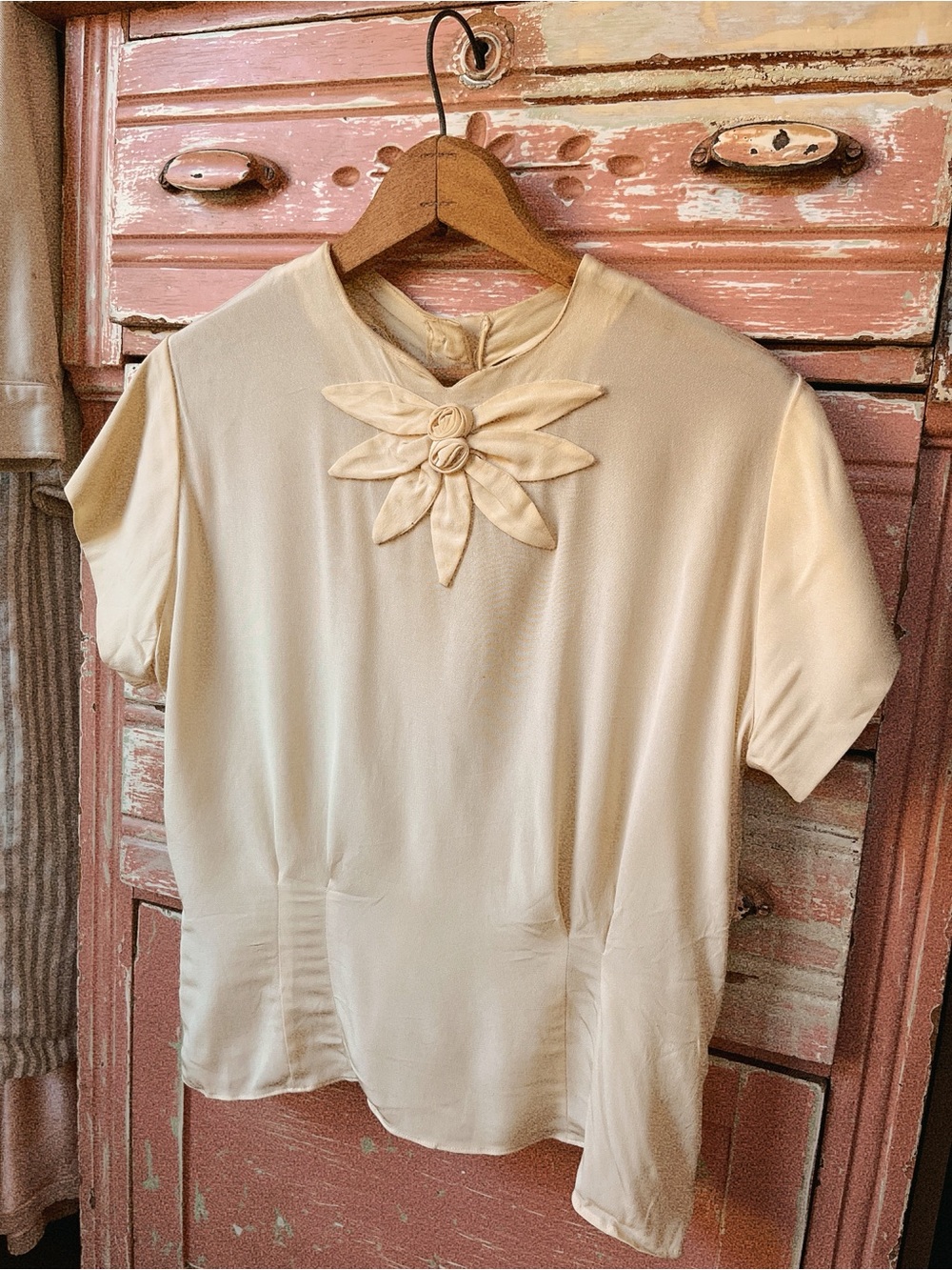 Antique 1940s Vintage Cream Rayon Art Deco Floral Crop Tailored Blouse Top S/M